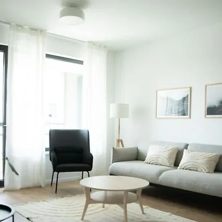 Stylish Urban With Parking Spot Μπρατισλάβα